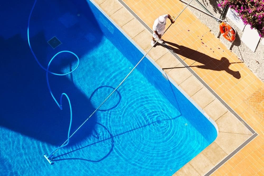 ¿Cómo mantener el agua de la piscina siempre perfecta?