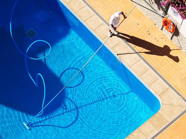 ¿Cómo mantener el agua de la piscina siempre perfecta?